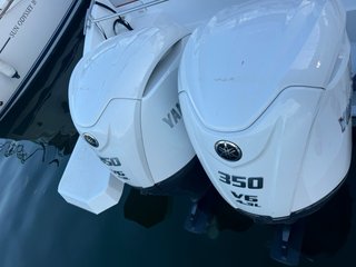 Barco Saber 330 WA con 2 Yamaha 350cv