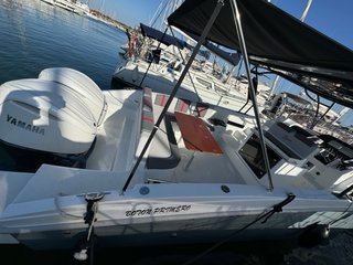 Barco Saber 330 WA con 2 Yamaha 350cv