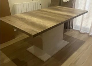 Mesa de comedor moderna