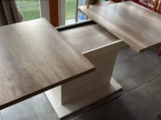 Mesa de comedor moderna