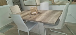 Mesa de comedor moderna