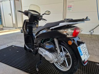 Kymco Peoples 125 Negra
