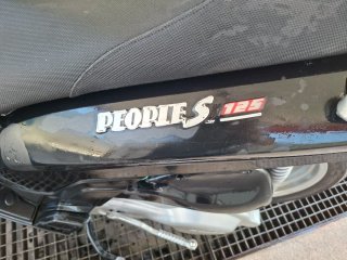 Kymco Peoples 125 Negra