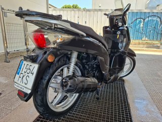 Kymco Peoples 125 Negra