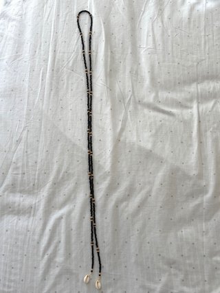 Collar largo negro hecho a mano