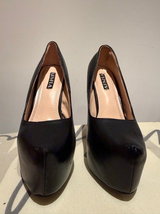 Zapatos de tacón negros con plataforma