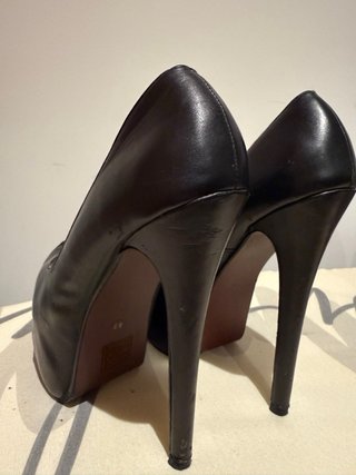 Zapatos de tacón negros con plataforma