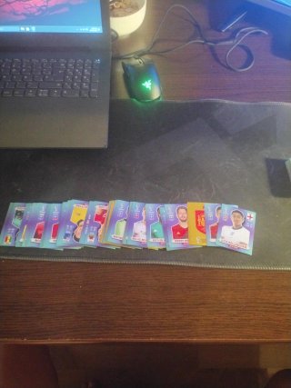 60 cromos Mundial 2022