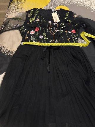 Vestido tul bordado flores negro