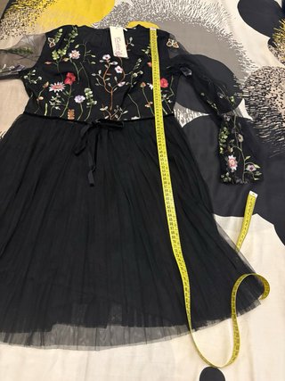 Vestido tul bordado flores negro