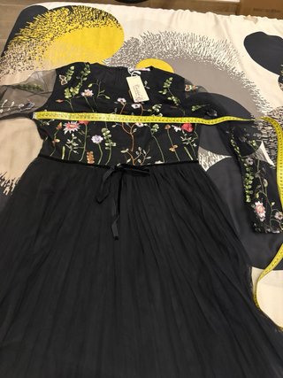 Vestido tul bordado flores negro