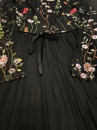 Vestido tul bordado flores negro