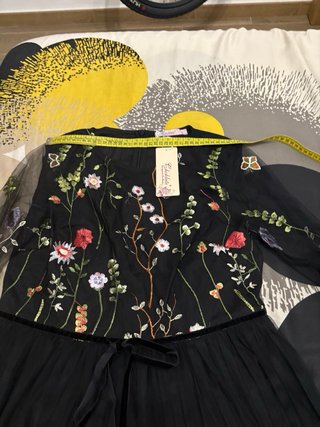Vestido tul bordado flores negro