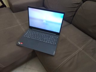 Portatile Lenovo v15 i7 16gb RAM ssd 500gb 15.6"