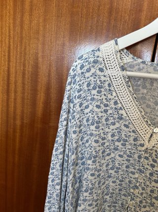 Blusa Stradivarius floral talla M