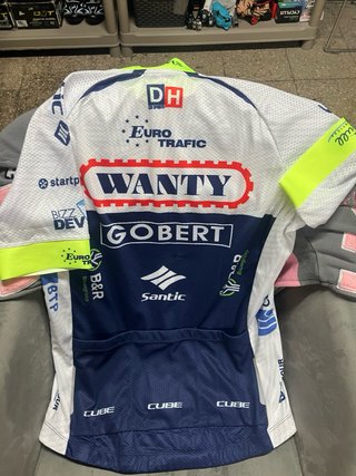 Conjunto Ciclismo Santic Wanty