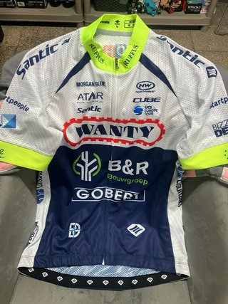 Conjunto Ciclismo Santic Wanty