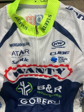 Conjunto Ciclismo Santic Wanty