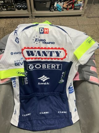 Conjunto Ciclismo Santic Wanty