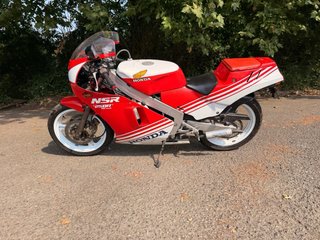 Honda NSR 250R MC16 Roja y Blanca