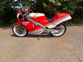Honda NSR 250R MC16 Roja y Blanca