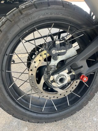 Ducati Desert X 2022 Blanca y Roja