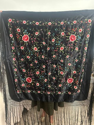 Mantón de Manila original bordado floral negro