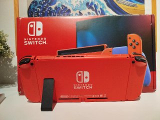 Nintendo Switch Edizione Mario + Mario Odyssey