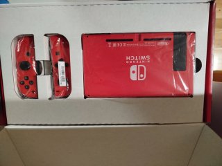 Nintendo Switch Edizione Mario + Mario Odyssey