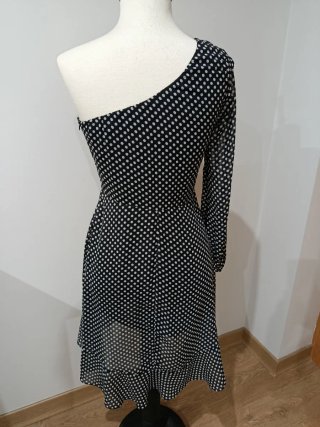 Vestido de lunares asimétrico