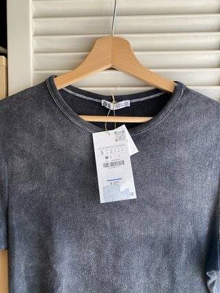 T-shirt cropped Zara effetto lavato,taglia S,nuovo
