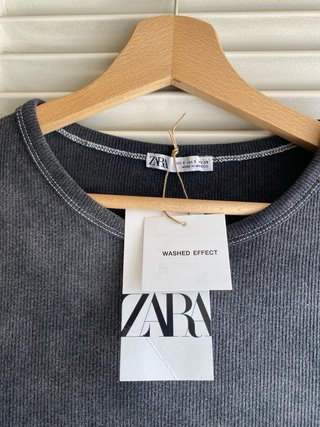 T-shirt cropped Zara effetto lavato,taglia S,nuovo