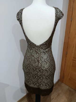 Vestido corto con flecos
