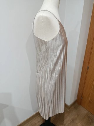 Vestido plateado plisado