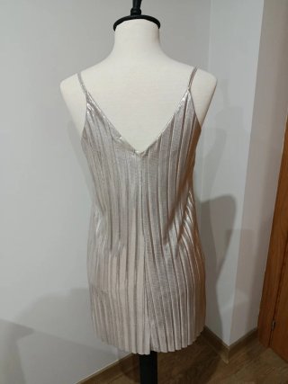 Vestido plateado plisado