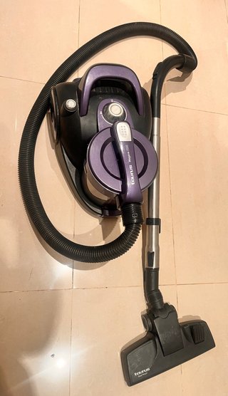 Aspirador Taurus Megane 2500 sin bolsa