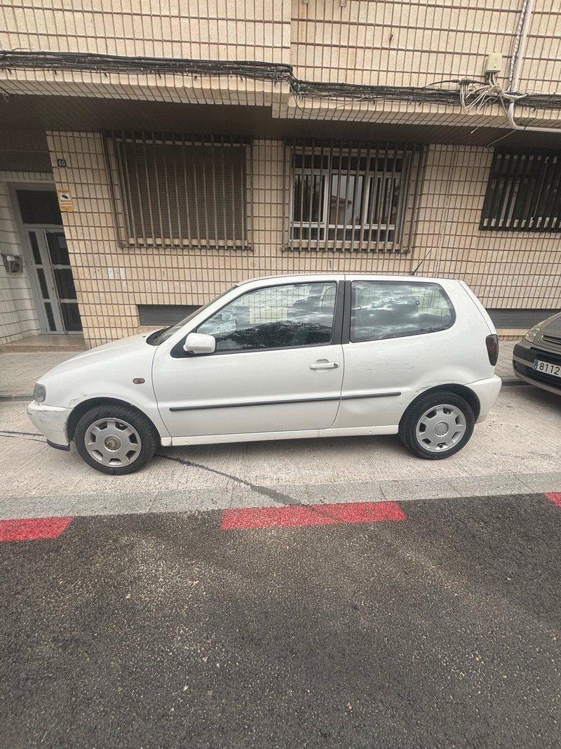 Volkswagen Polo 1999 - foto 1