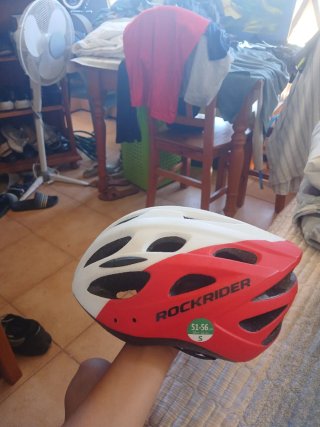 Casco de bicicleta ajustable