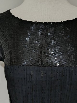 Vestido negro lentejuelas y lunares