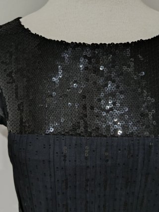 Vestido negro lentejuelas y lunares