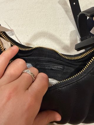 Bolso Tommy Hilfiger de piel negro y dorado