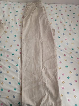 Conjunto beige dos piezas talla L sin estrenar