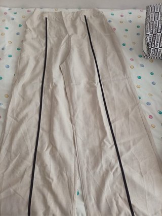 Conjunto beige dos piezas talla L sin estrenar
