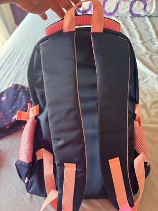 Mochila escolar azul con estampado