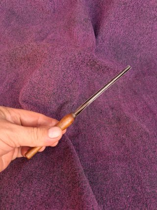 Tenacilla antigua para pelo