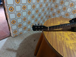 Guitarra Acústica Negra Sin Usar