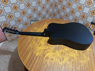 Guitarra Acústica Negra Sin Usar