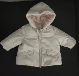 Cazadora acolchada con capucha Zara