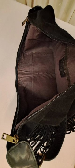 Bolso negro de piel con flecos nuevo a estrenar
