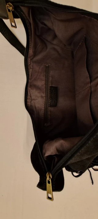 Bolso negro de piel con flecos nuevo a estrenar